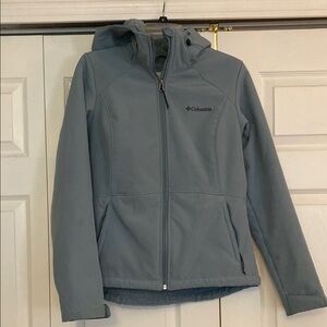 Columbia Blue omni wind Sherpa lined jacket with hood and Athletic Cut